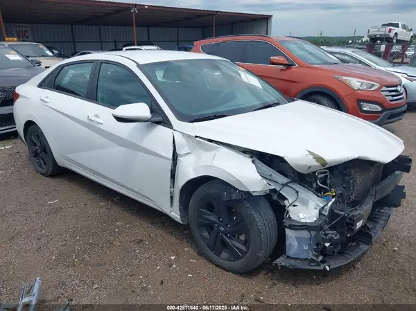 5NPLM4AG8MH033485 2021 HYUNDAI ELANTRA - Image 1