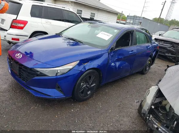 5NPLM4AG8MH046303 2021 HYUNDAI ELANTRA - Image 2