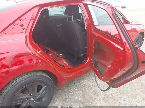 5NPLM4AG8NH057576 2022 HYUNDAI ELANTRA - Image 8