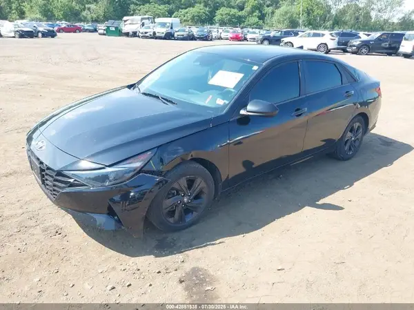 5NPLM4AG8NH057979 2022 HYUNDAI ELANTRA - Image 2