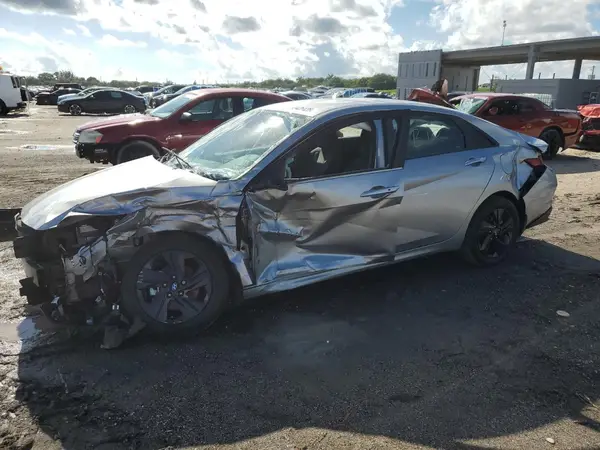 5NPLM4AG8NH065421 2022 HYUNDAI ELANTRA - Image 1