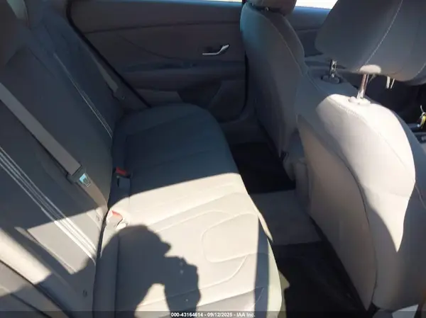 5NPLM4AG8NH065595 2022 HYUNDAI ELANTRA - Image 8