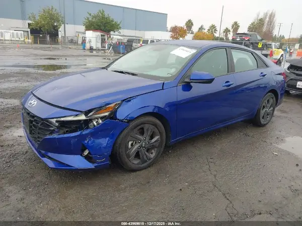5NPLM4AG8NH066522 2022 HYUNDAI ELANTRA - Image 2