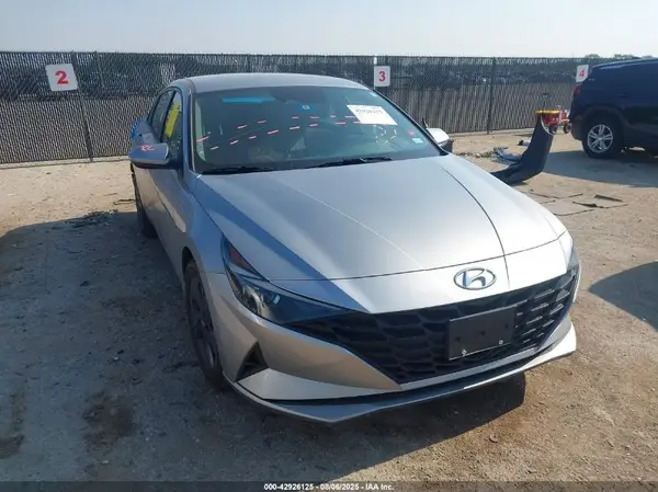 5NPLM4AG8NH070831 2022 HYUNDAI ELANTRA - Image 1