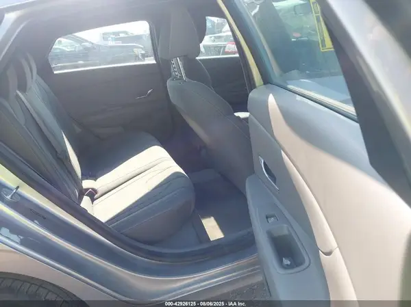 5NPLM4AG8NH070831 2022 HYUNDAI ELANTRA - Image 8