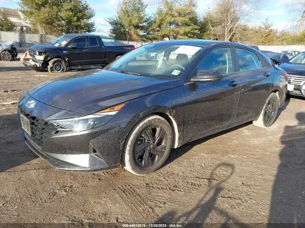 5NPLM4AG8NH071493 2022 HYUNDAI ELANTRA - Image 2