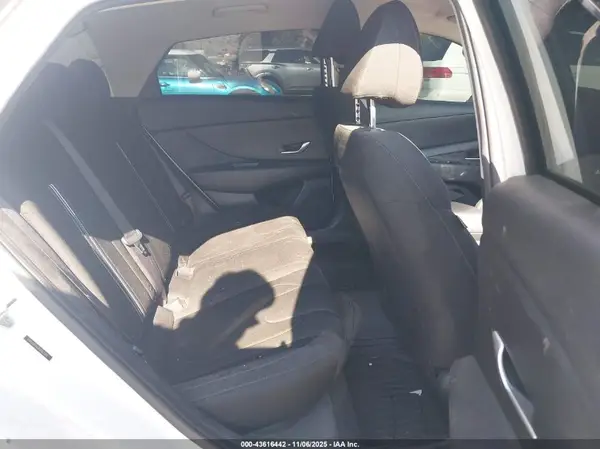 5NPLM4AG8NH073891 2022 HYUNDAI ELANTRA - Image 8
