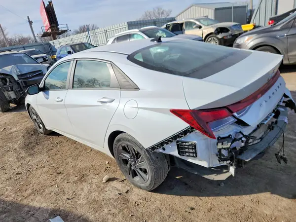 5NPLM4AG8NH079271 2022 HYUNDAI ELANTRA - Image 2