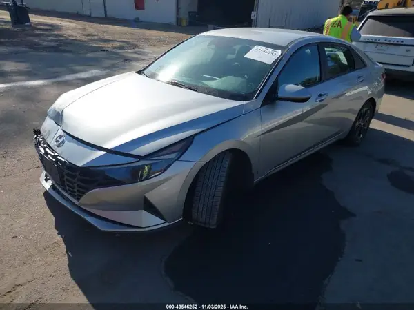5NPLM4AG8NH079562 2022 HYUNDAI ELANTRA - Image 2