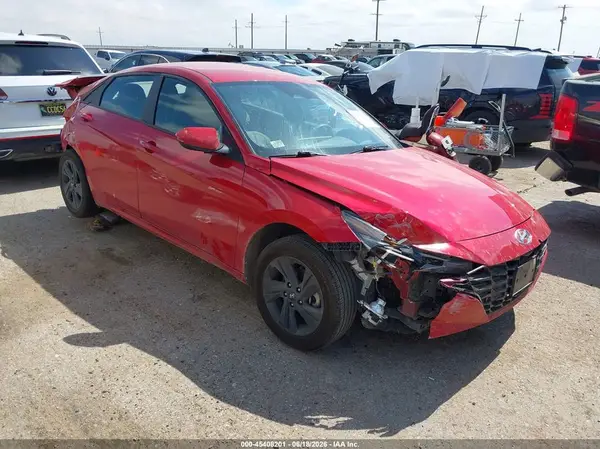 5NPLM4AG8NH081845 2022 HYUNDAI ELANTRA - Image 1