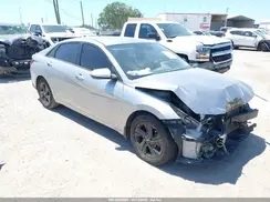 5NPLM4AG8NH081957 2022 HYUNDAI ELANTRA