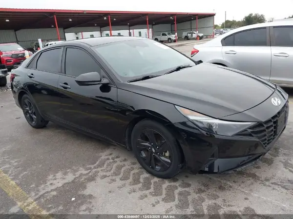 5NPLM4AG8NH082493 2022 HYUNDAI ELANTRA - Image 1