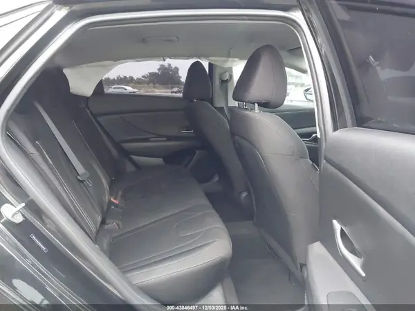 5NPLM4AG8NH082493 2022 HYUNDAI ELANTRA - Image 8