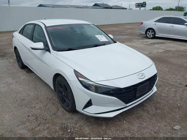 5NPLM4AG8NH083143 2022 HYUNDAI ELANTRA - Image 1