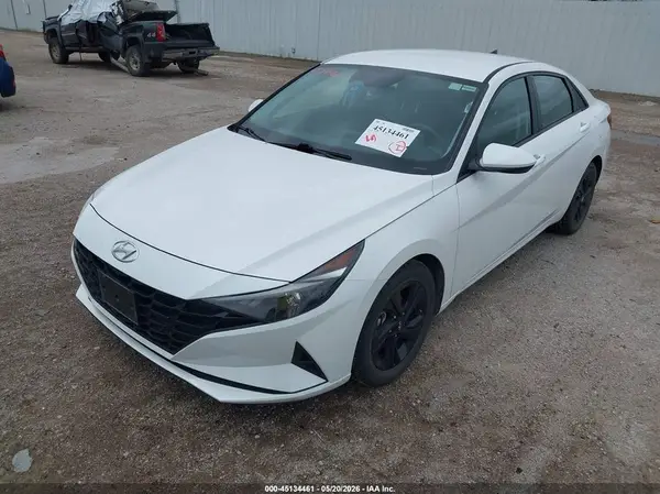 5NPLM4AG8NH083143 2022 HYUNDAI ELANTRA - Image 2