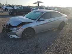 5NPLM4AG8NH083613 2022 HYUNDAI ELANTRA