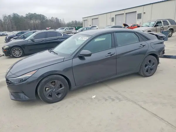 5NPLM4AG8NH085720 2022 HYUNDAI ELANTRA - Image 1