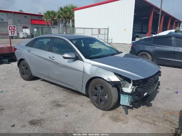 5NPLM4AG8PH090614 2023 HYUNDAI ELANTRA - Image 1