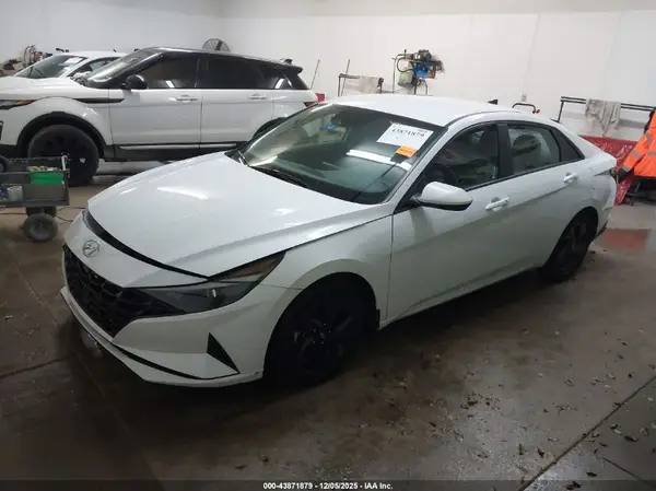 5NPLM4AG8PH092556 2023 HYUNDAI ELANTRA - Image 2