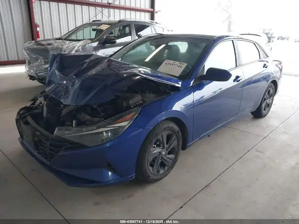 5NPLM4AG8PH102499 2023 HYUNDAI ELANTRA - Image 2