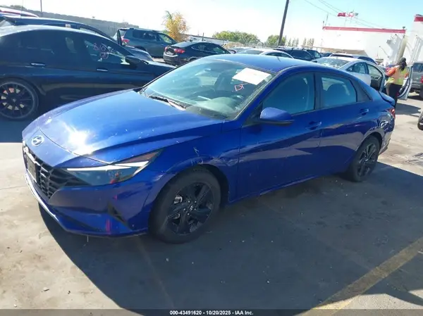 5NPLM4AG8PH103636 2023 HYUNDAI ELANTRA - Image 2