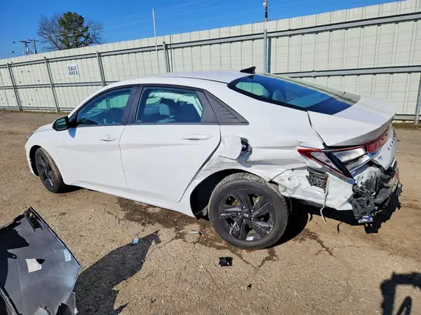 5NPLM4AG8PH104639 2023 HYUNDAI ELANTRA - Image 2