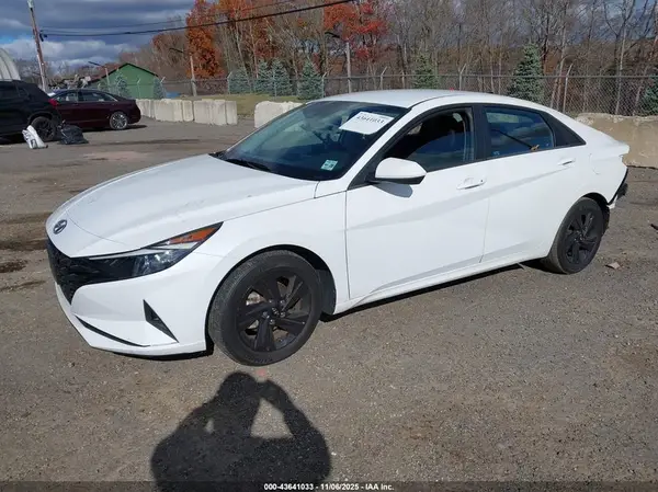 5NPLM4AG8PH105273 2023 HYUNDAI ELANTRA - Image 2