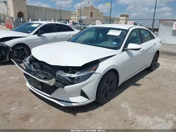 5NPLM4AG8PH105404 2023 HYUNDAI ELANTRA - Image 2