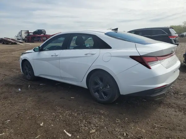5NPLM4AG8PH112739 2023 HYUNDAI ELANTRA - Image 2