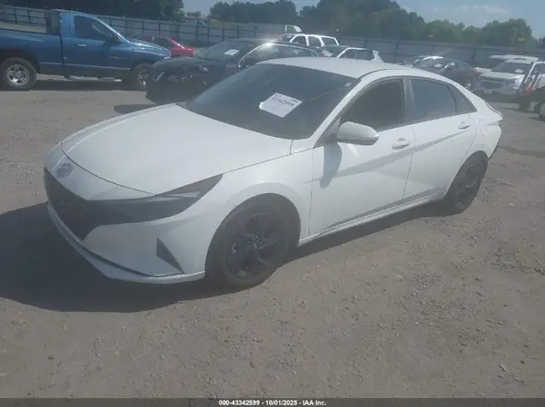 5NPLM4AG8PH112935 2023 HYUNDAI ELANTRA - Image 2