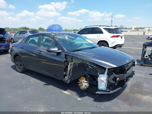 5NPLM4AG8PH118489 2023 HYUNDAI ELANTRA - Image 1