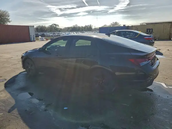 5NPLM4AG9MH001483 2021 HYUNDAI ELANTRA - Image 2