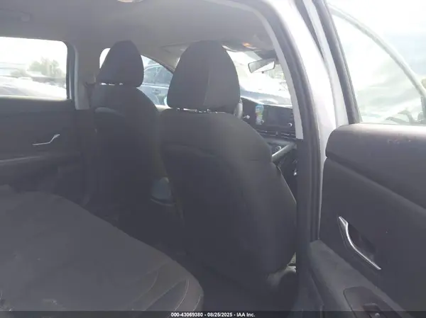 5NPLM4AG9MH020468 2021 HYUNDAI ELANTRA - Image 8