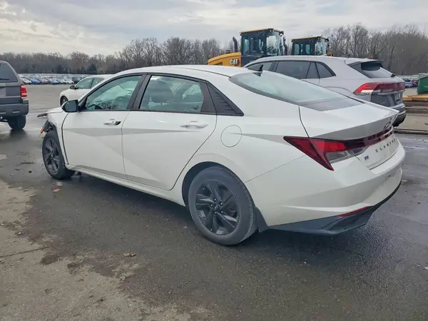 5NPLM4AG9NH056596 2022 HYUNDAI ELANTRA - Image 2