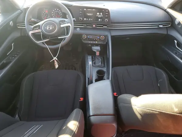 5NPLM4AG9NH057778 2022 HYUNDAI ELANTRA - Image 8