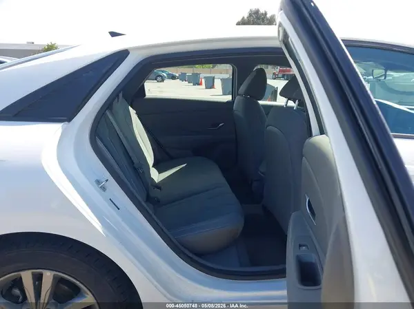 5NPLM4AG9NH065671 2022 HYUNDAI ELANTRA - Image 8