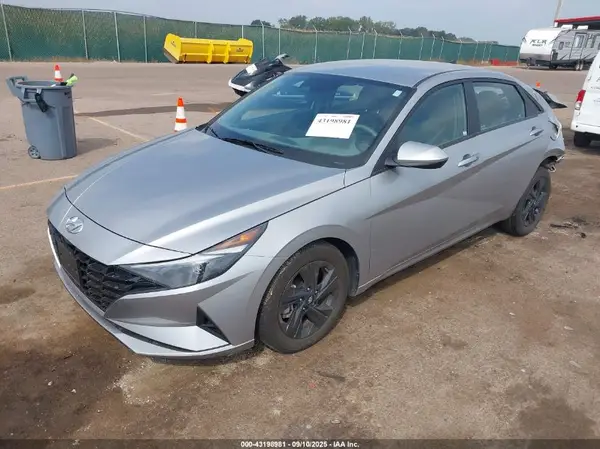 5NPLM4AG9NH065752 2022 HYUNDAI ELANTRA - Image 2