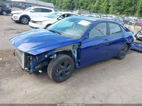 5NPLM4AG9NH075262 2022 HYUNDAI ELANTRA - Image 2