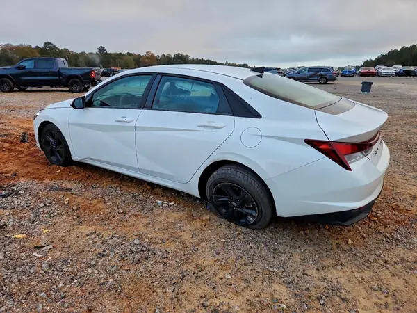 5NPLM4AG9NH077576 2022 HYUNDAI ELANTRA - Image 2