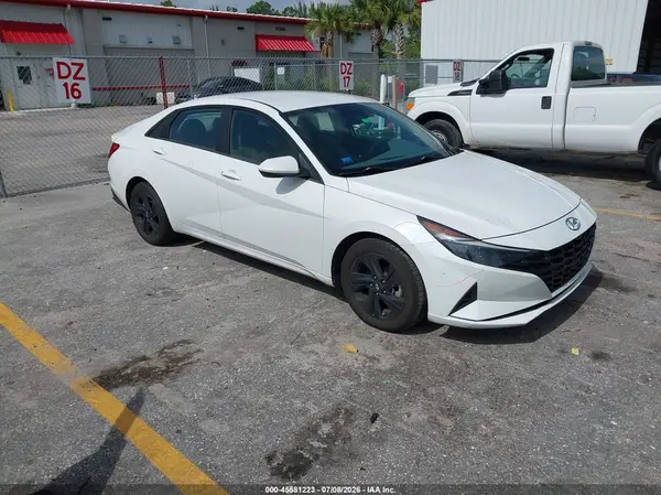 5NPLM4AG9NH079053 2022 HYUNDAI ELANTRA - Image 1