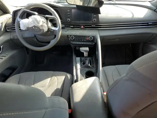 5NPLM4AG9NH083104 2022 HYUNDAI ELANTRA - Image 8