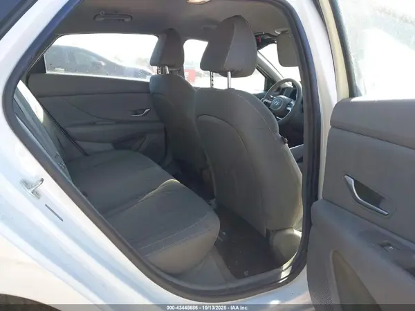 5NPLM4AG9NH085760 2022 HYUNDAI ELANTRA - Image 8
