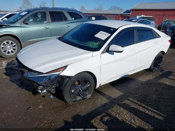 5NPLM4AG9PH090685 2023 HYUNDAI ELANTRA - Image 2