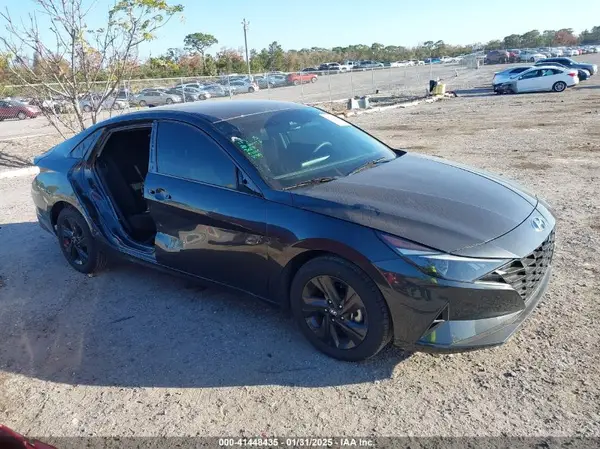 5NPLM4AG9PH110627 2023 HYUNDAI ELANTRA - Image 1