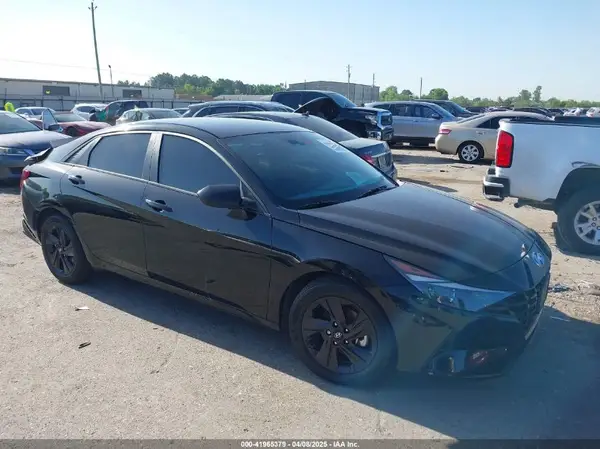 5NPLM4AG9PH116556 2023 HYUNDAI ELANTRA - Image 1