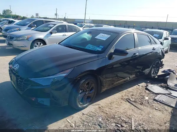 5NPLM4AG9PH116556 2023 HYUNDAI ELANTRA - Image 2