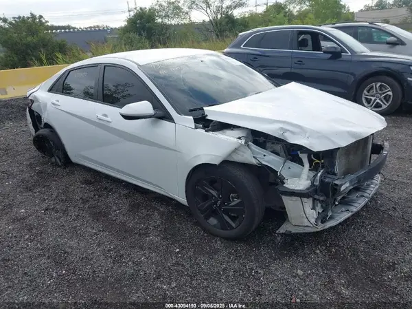 5NPLM4AGXNH054226 2022 HYUNDAI ELANTRA - Image 1