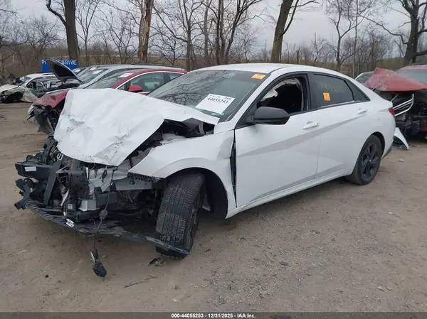 5NPLM4AGXNH056431 2022 HYUNDAI ELANTRA - Image 2