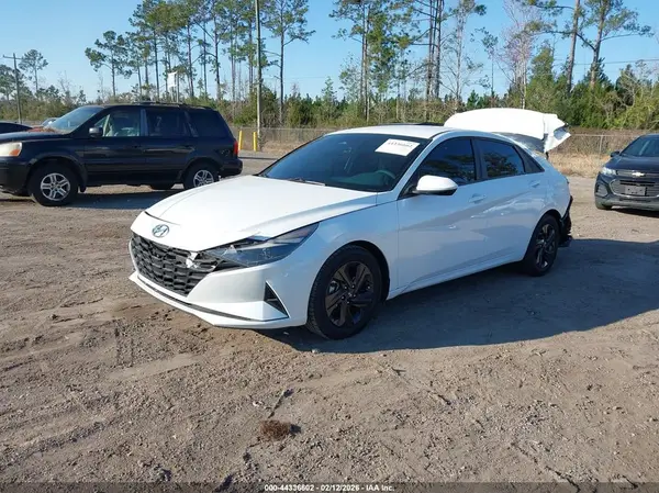 5NPLM4AGXNH060155 2022 HYUNDAI ELANTRA - Image 2