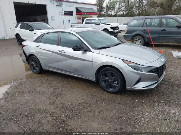 5NPLM4AGXNH063847 2022 HYUNDAI ELANTRA - Image 1
